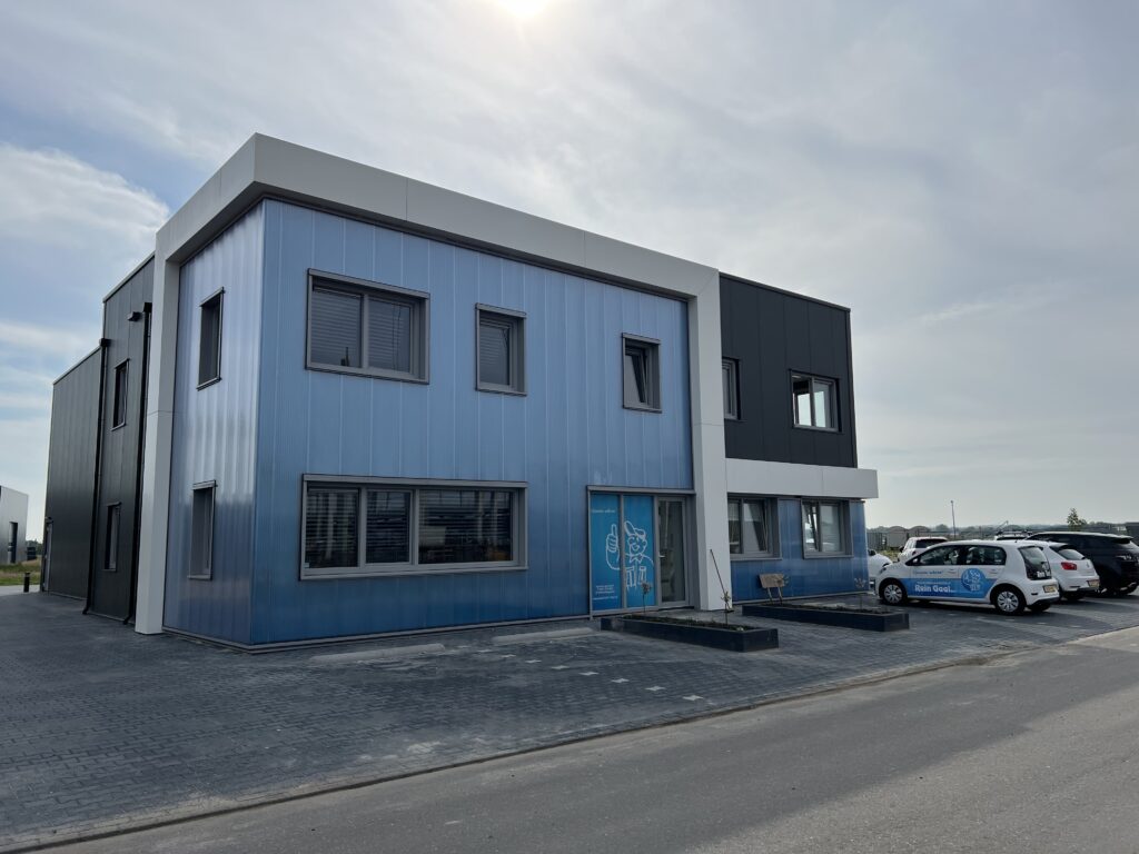 Schoonmaakbedrijf Rein Gaal verhuisd naar het Eeser Land